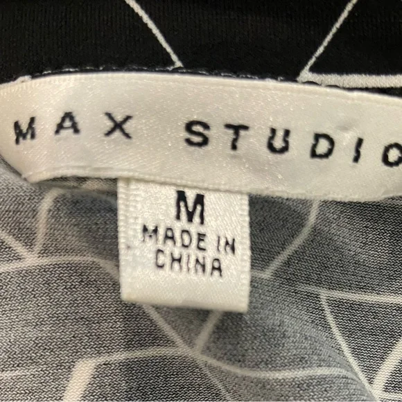 Max Studio wrap dress. Size M - Picture 4 of 6